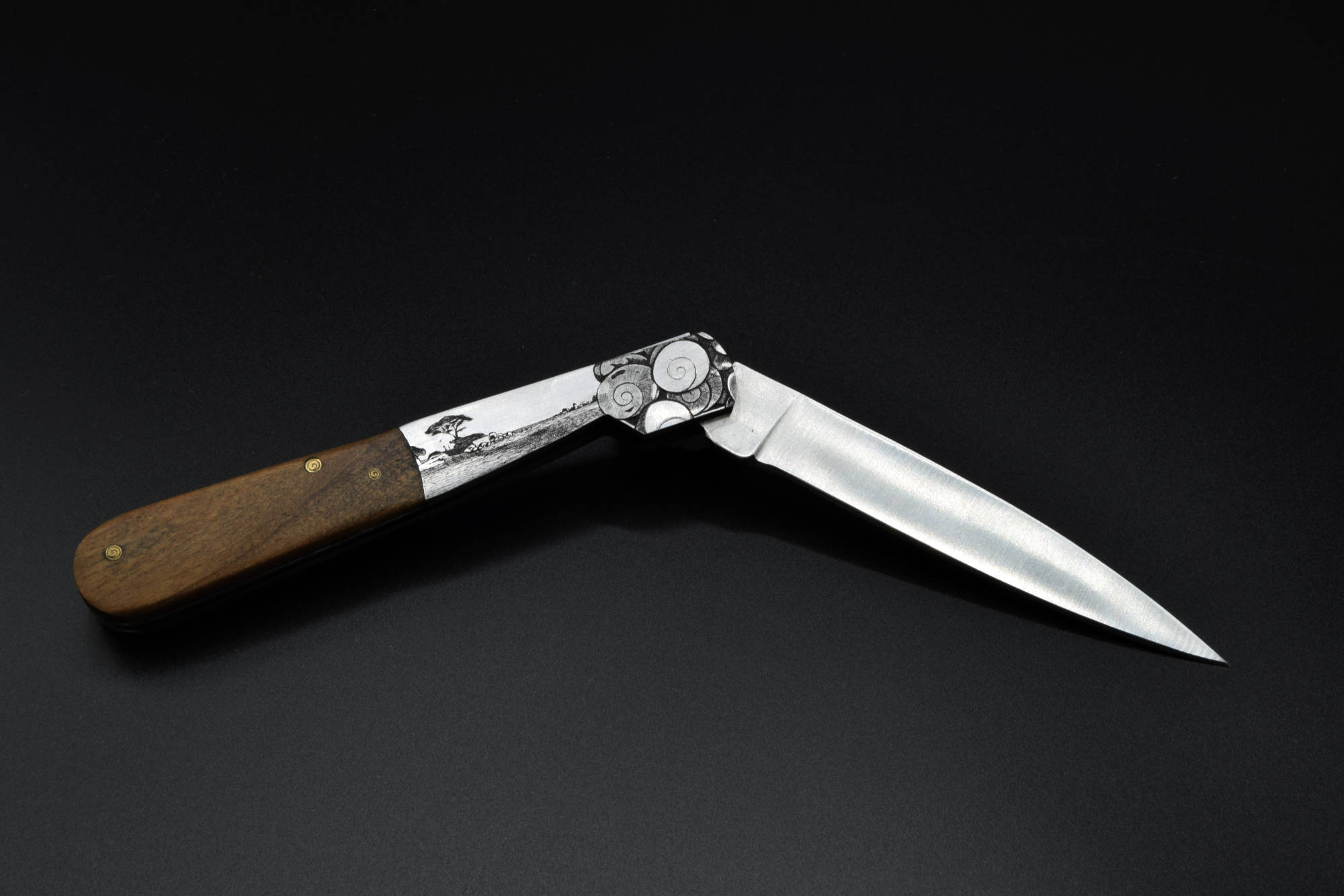 Gravure unique sur mitre : Plage de Palombaggia et yeux de Sainte-Lucie, scène corse en taille douce