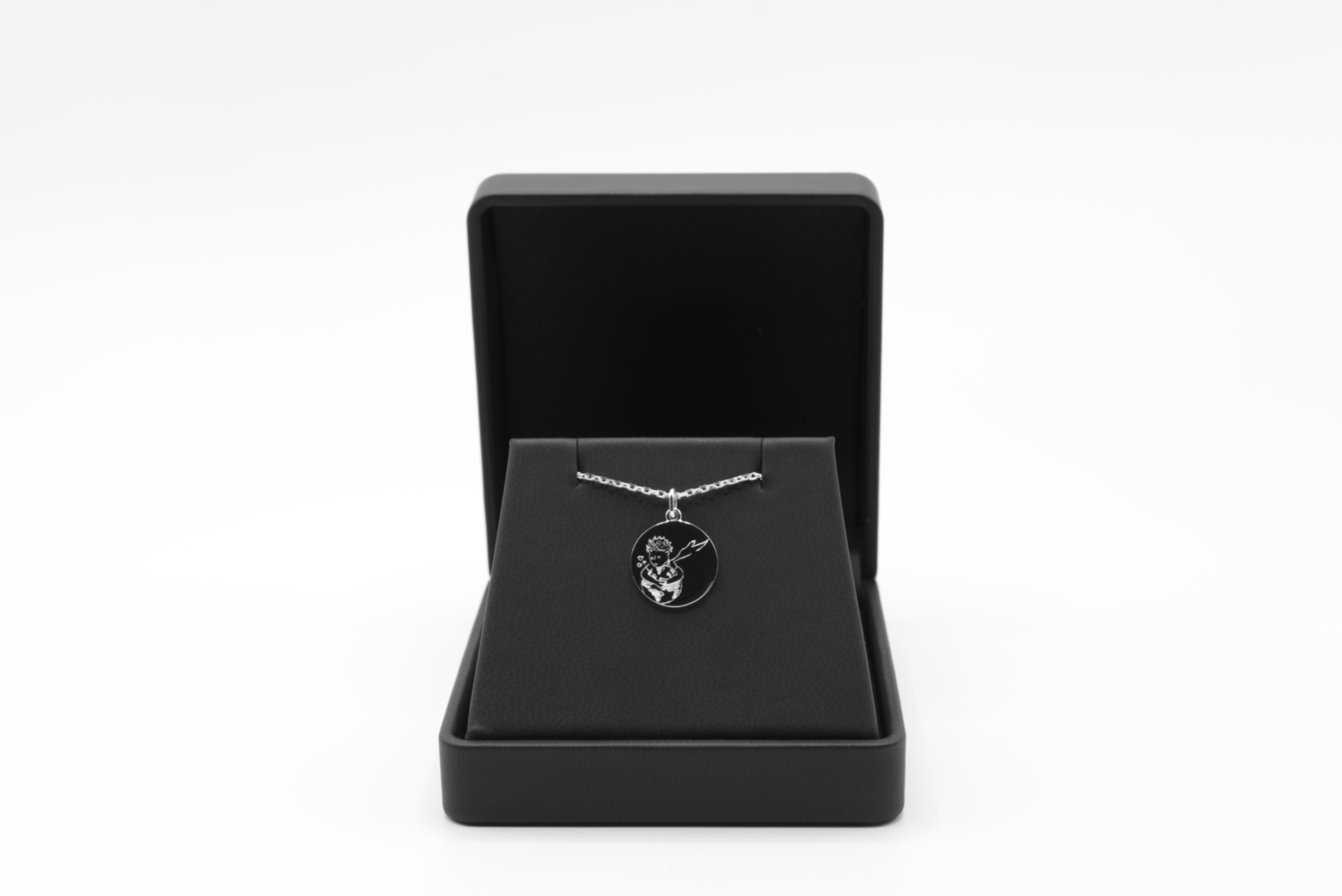image gravure sur pendentif 10