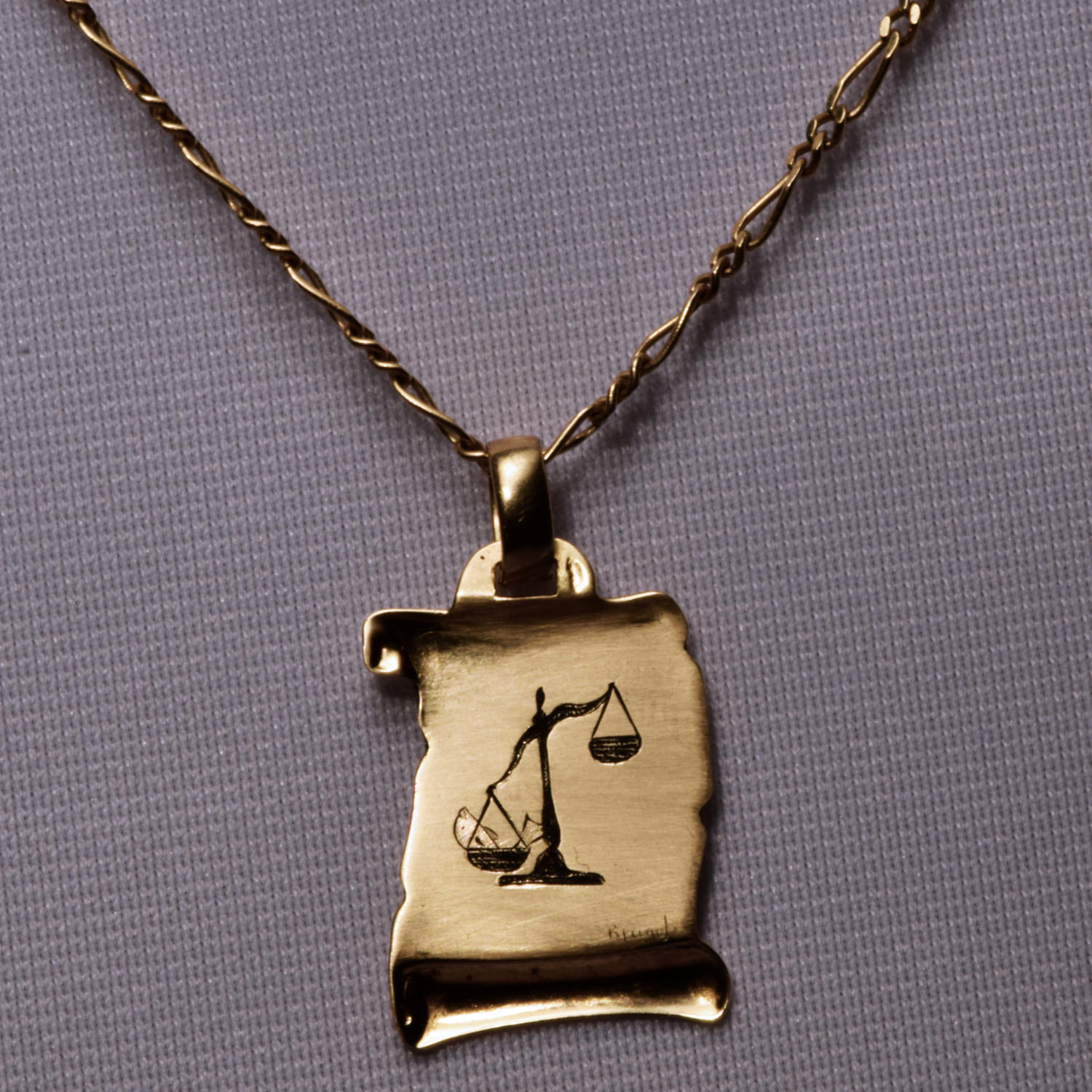 image gravure sur pendentif 4