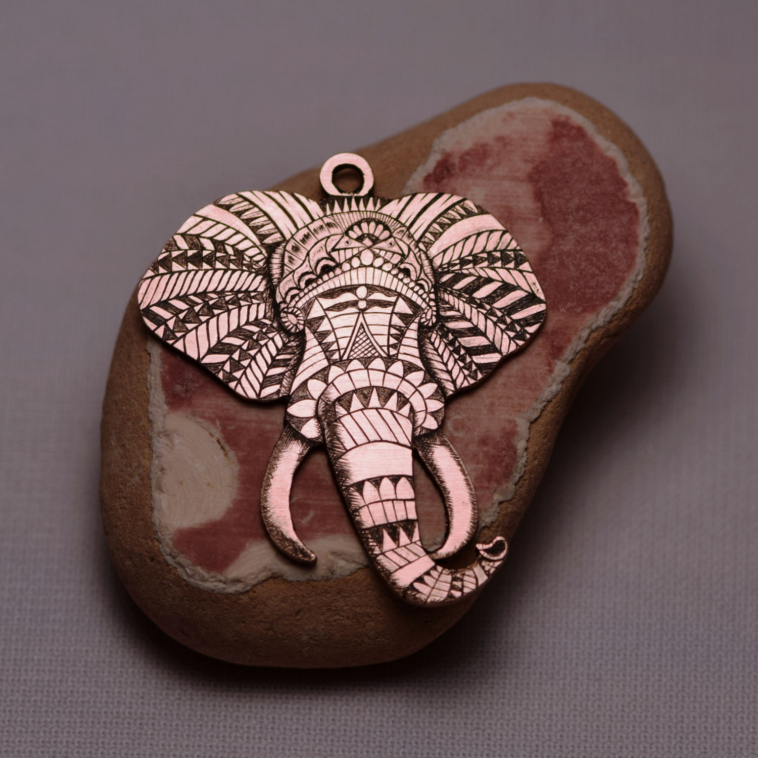 image gravure sur pendentif 6