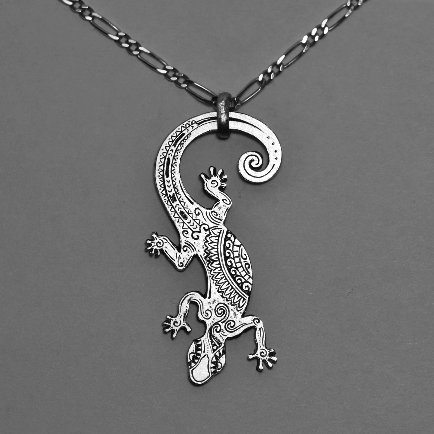 image gravure sur pendentif 7